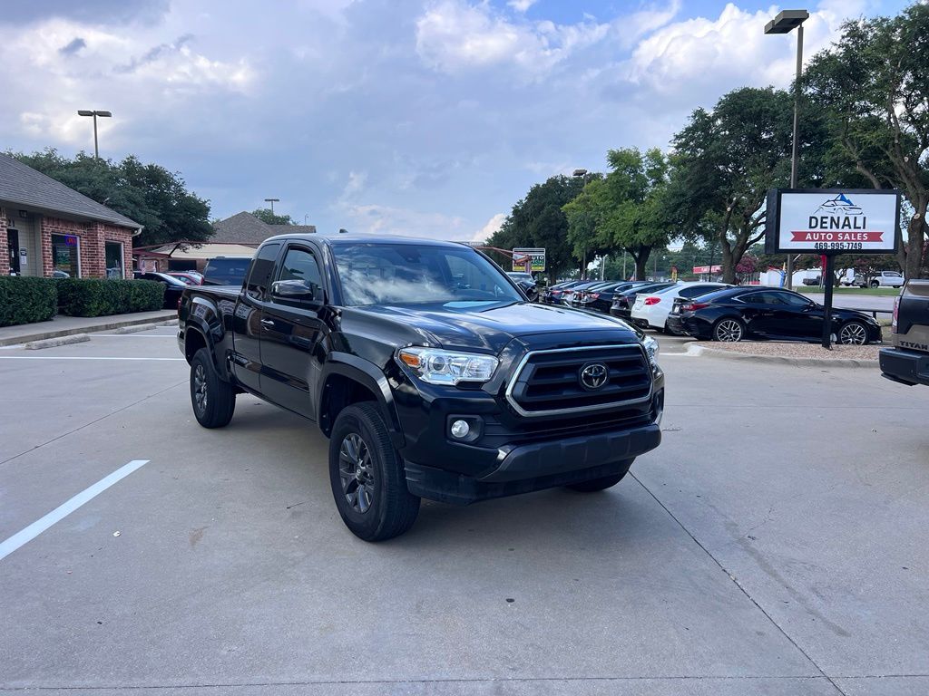 Midnight Black Metallic 2022 Toyota Tacoma Pickup Truck Four-Wheel Drive 6-Speed Automatic