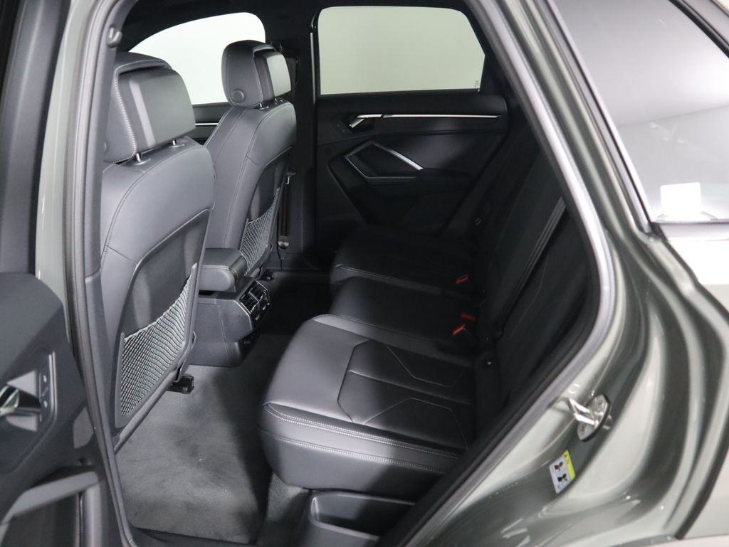 Thumbnail: 2025 Audi Q3 - 23