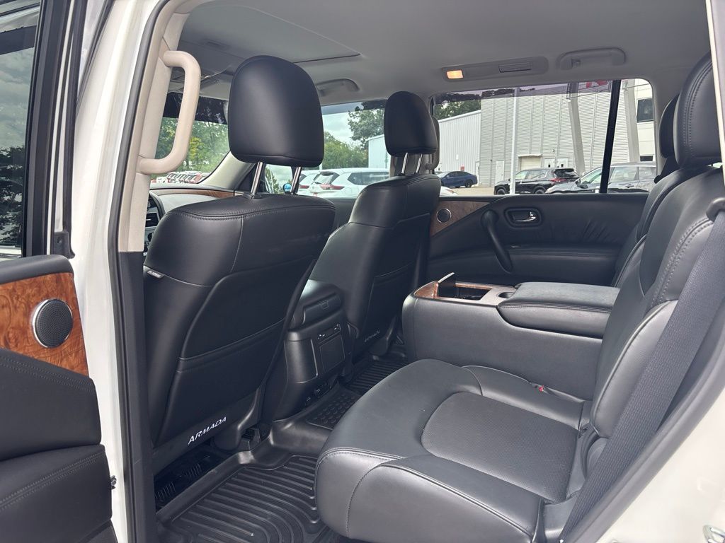 Used 2023 White Nissan SL image 7