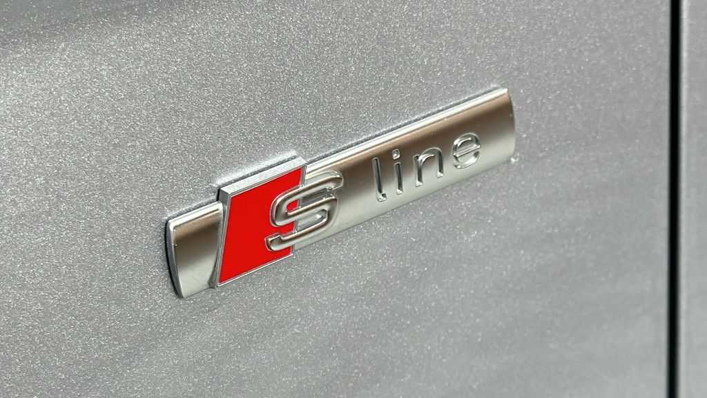 2022 Audi Q5 e Premium 11