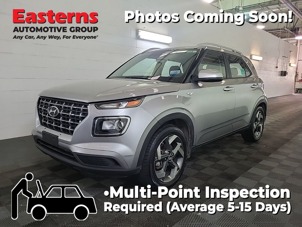 2024 Hyundai Venue SEL IVT's photo
