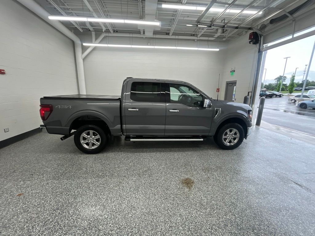 View vehicle photo 7