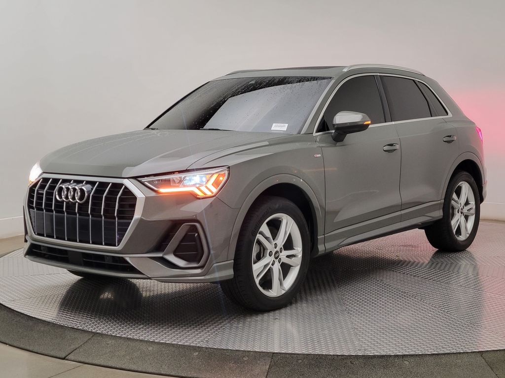Thumbnail: 2023 Audi Q3 - 2