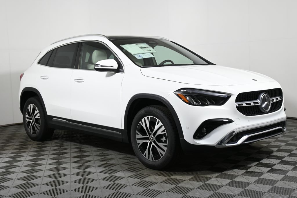 2025 Mercedes-Benz GLA 250 4MATIC 8