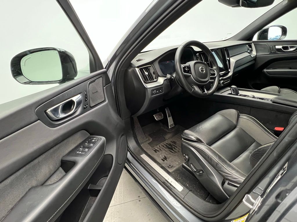 Thumbnail: 2021 Volvo XC60 - 22