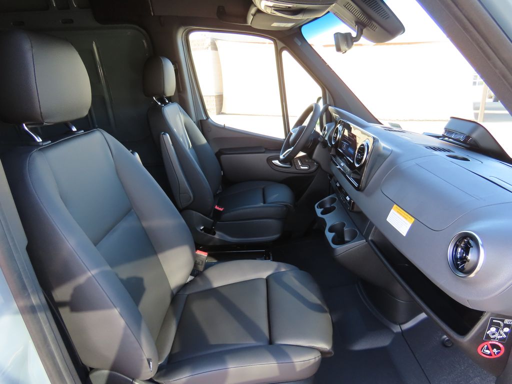 Thumbnail: 2026 Mercedes-Benz Sprinter - 21