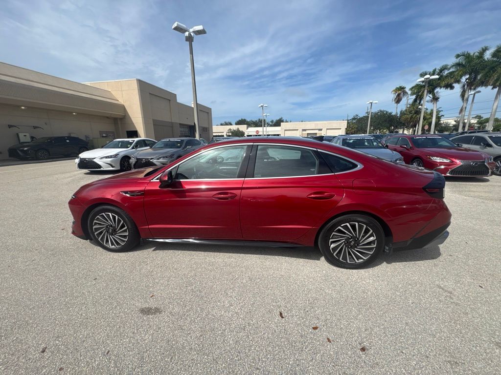 Used 2024 Red Hyundai Limited image 7