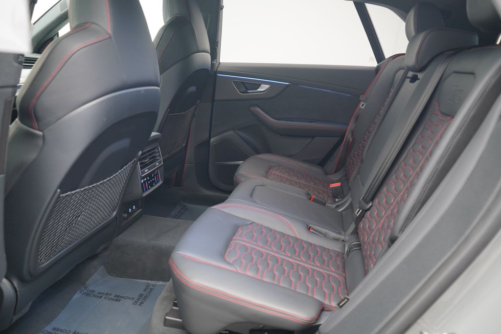 Thumbnail: 2024 Audi RS Q8 - 7