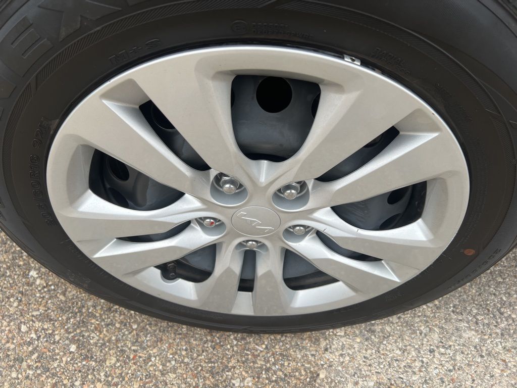2023 Kia Soul LX photo