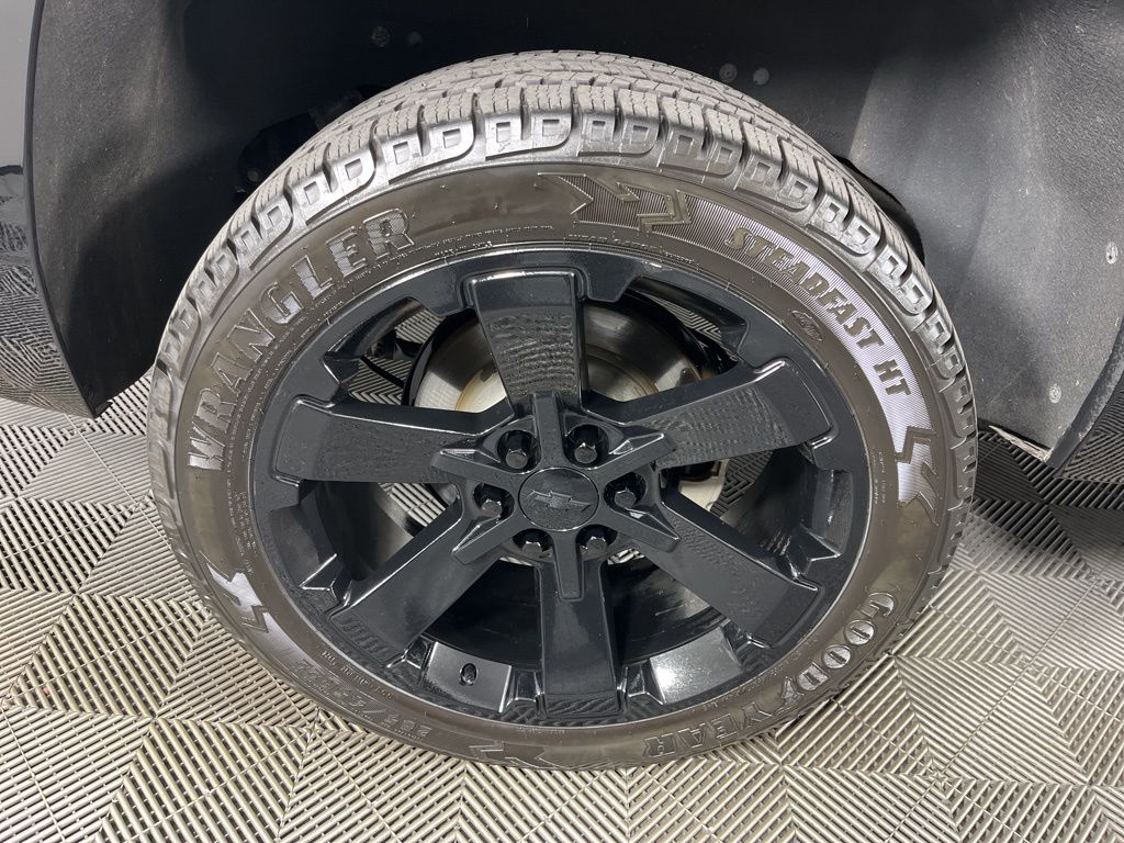 Thumbnail: 2018 Chevrolet Tahoe - 20