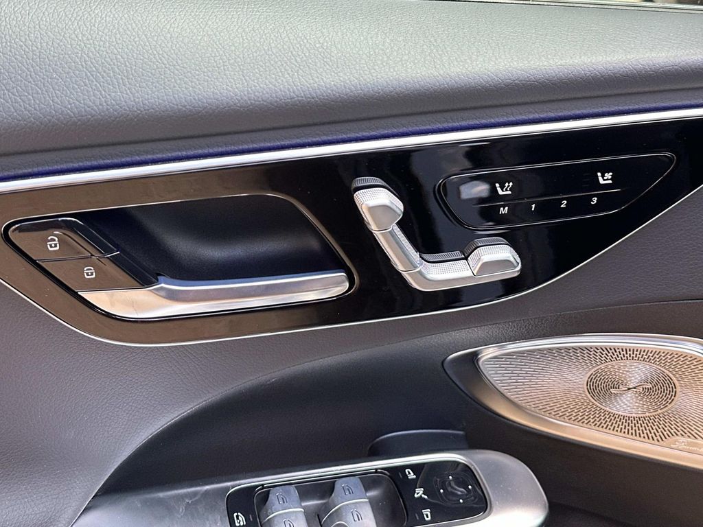 Thumbnail: 2025 Mercedes-Benz C-Class - 20