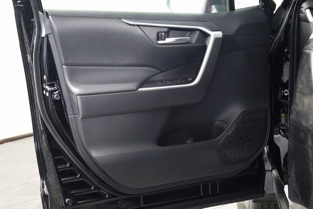 Thumbnail: 2025 Toyota RAV4 - 7