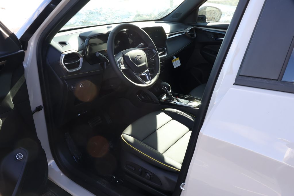 Thumbnail: 2026 Chevrolet TrailBlazer - 13