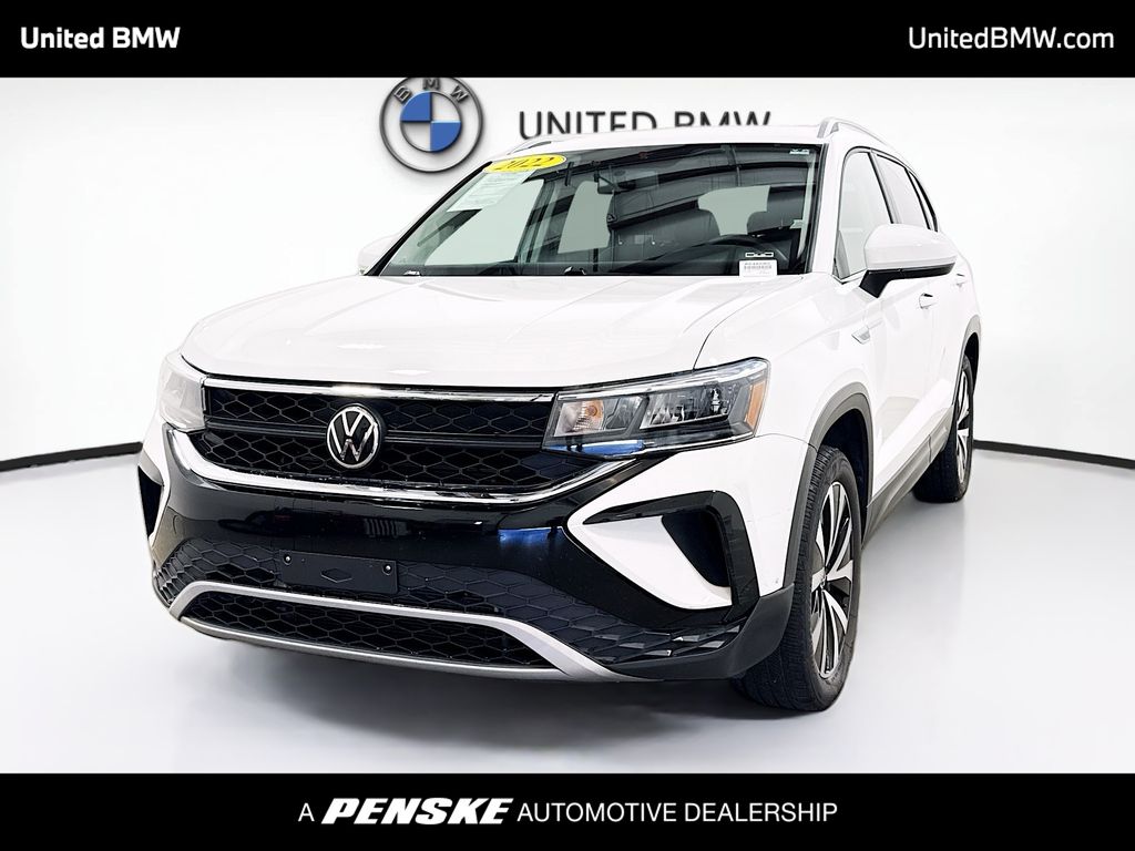 Thumbnail: 2022 Volkswagen Taos - 1