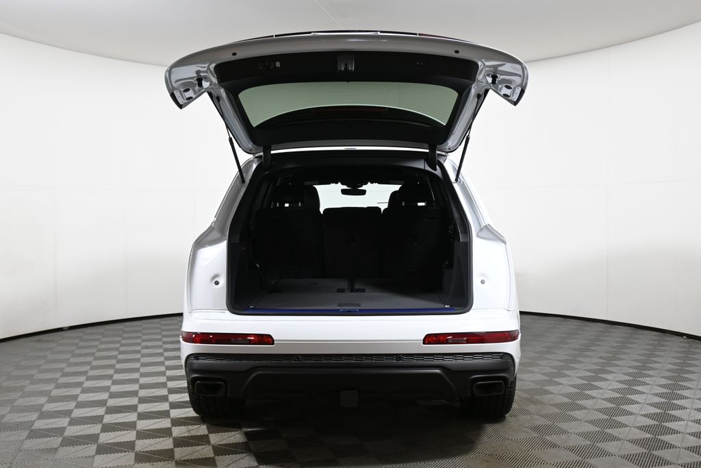 Thumbnail: 2026 Audi Q7 - 30