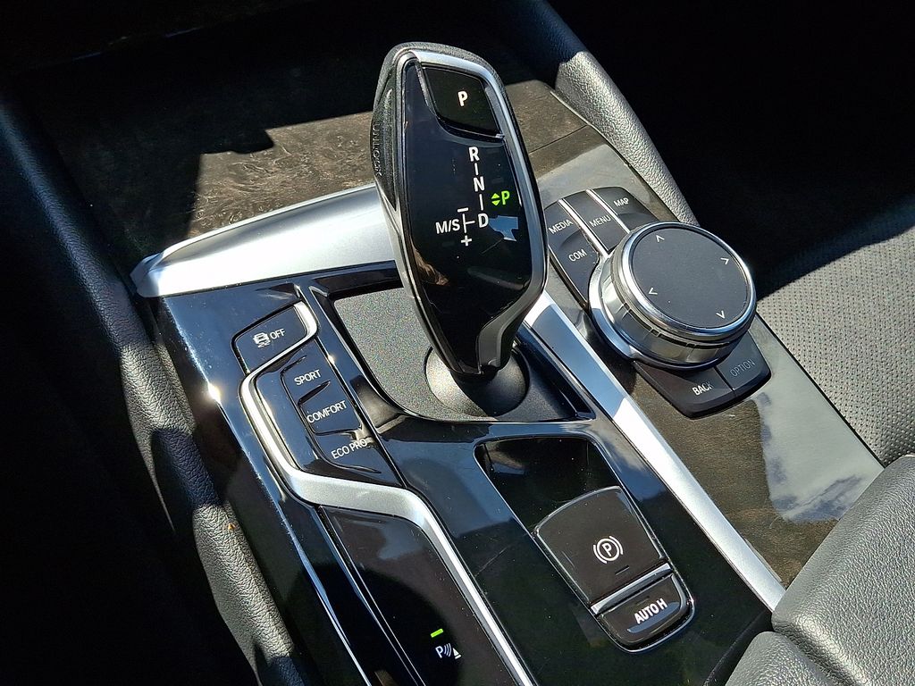 Thumbnail: 2023 BMW 5 Series - 15