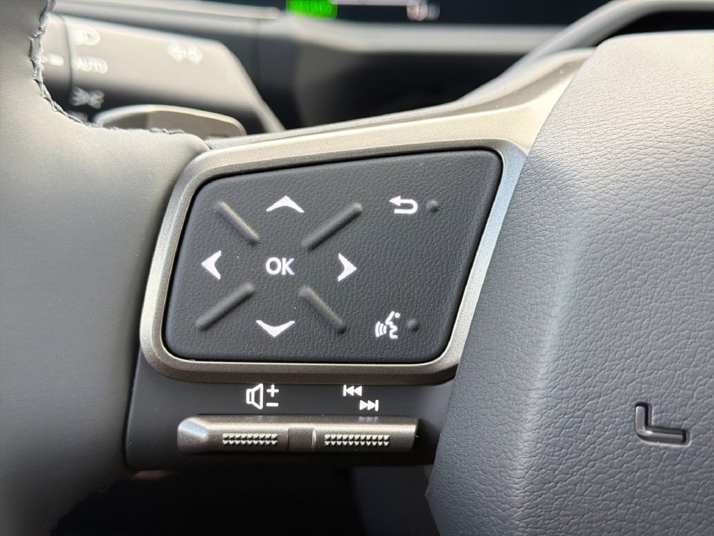Thumbnail: 2026 Lexus ES - 26
