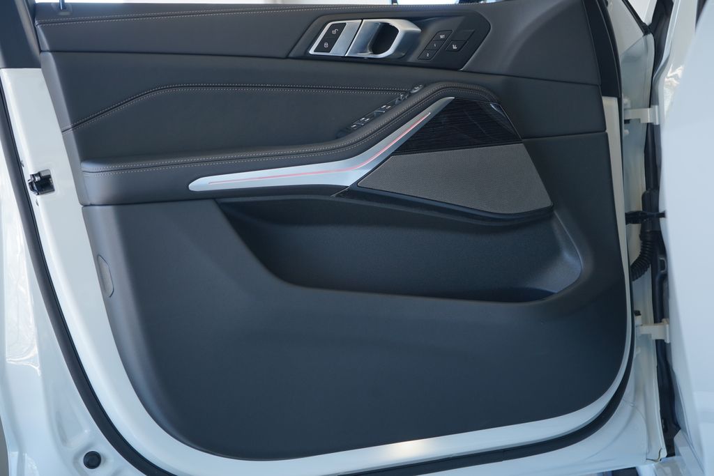 Thumbnail: 2026 BMW X5 - 10