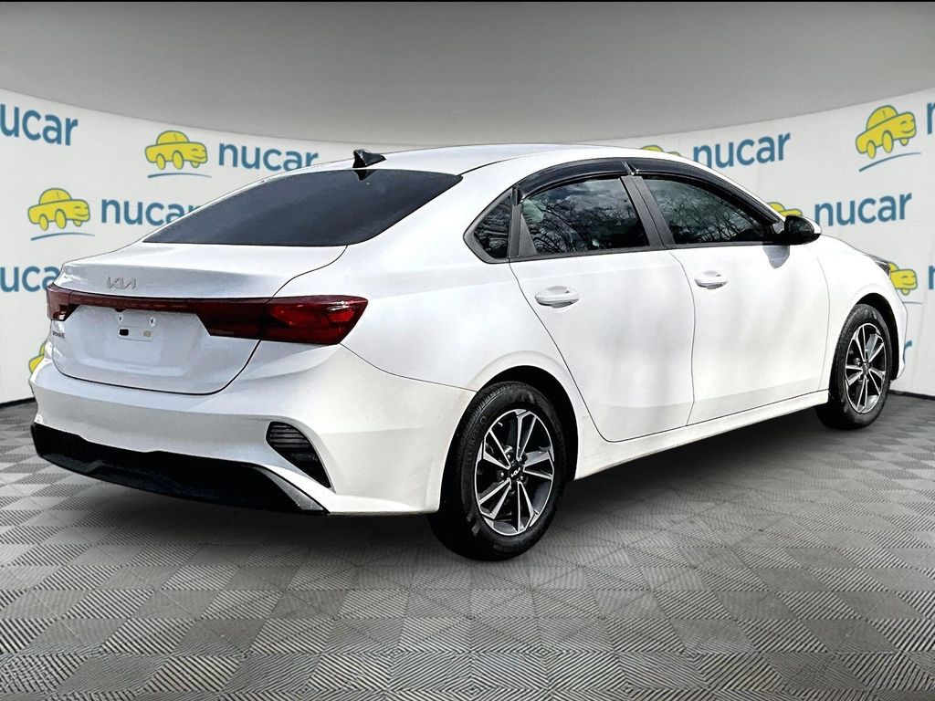 2024 Kia Forte — photo 6