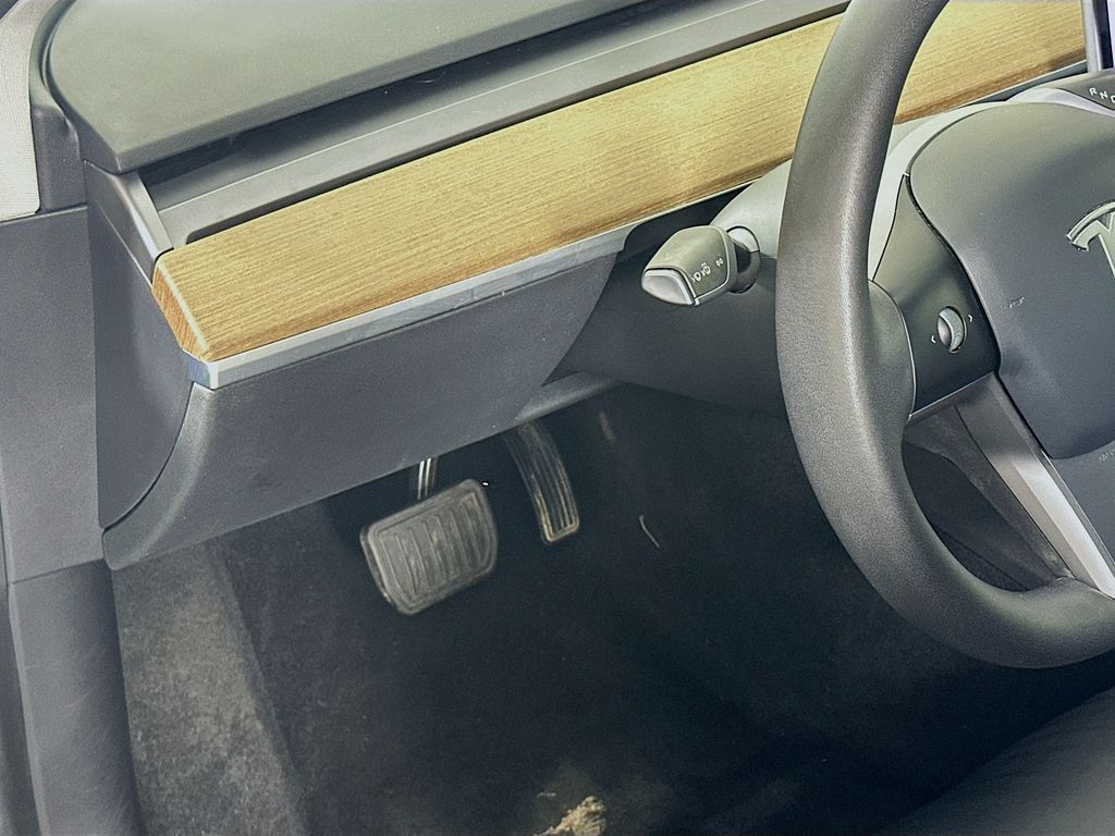 Thumbnail: 2021 Tesla Model 3 - 10