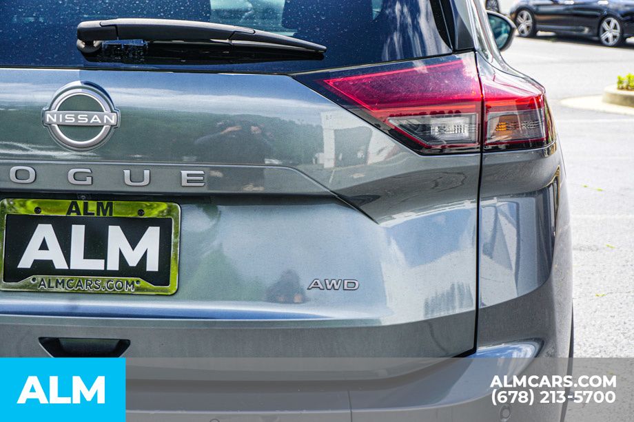 Used 2024 Gray Nissan S image 13