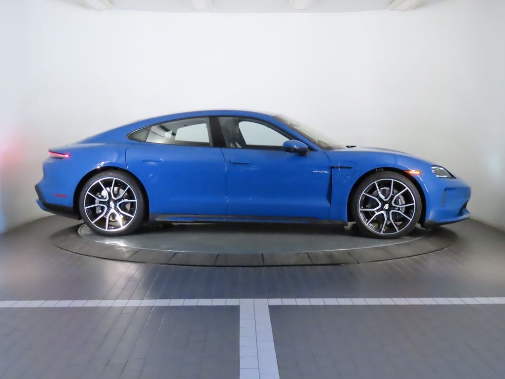 Thumbnail: 2025 Porsche Taycan - 8