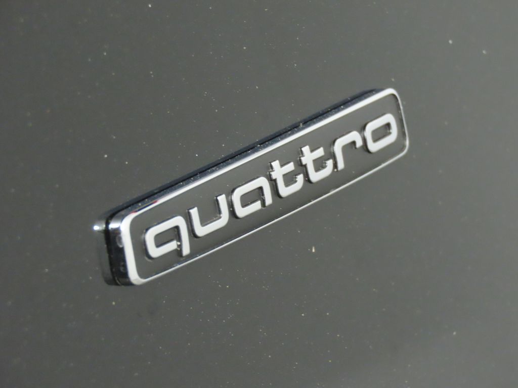 Thumbnail: 2026 Audi Q7 - 9