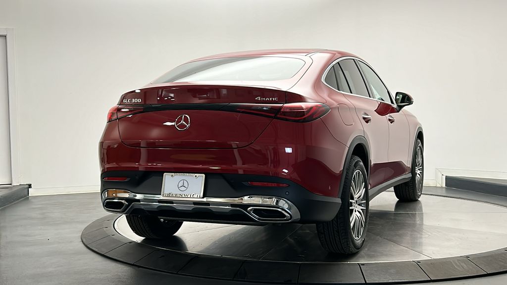 2025 Mercedes-Benz GLC 300 7