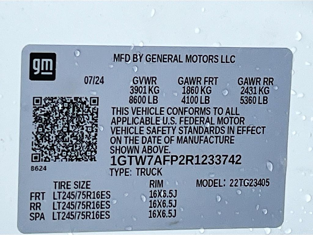 2024 GMC Savana Cargo Work Van - Photo 27