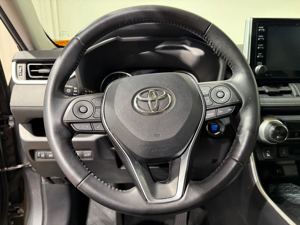 Thumbnail: 2019 Toyota RAV4 - 24