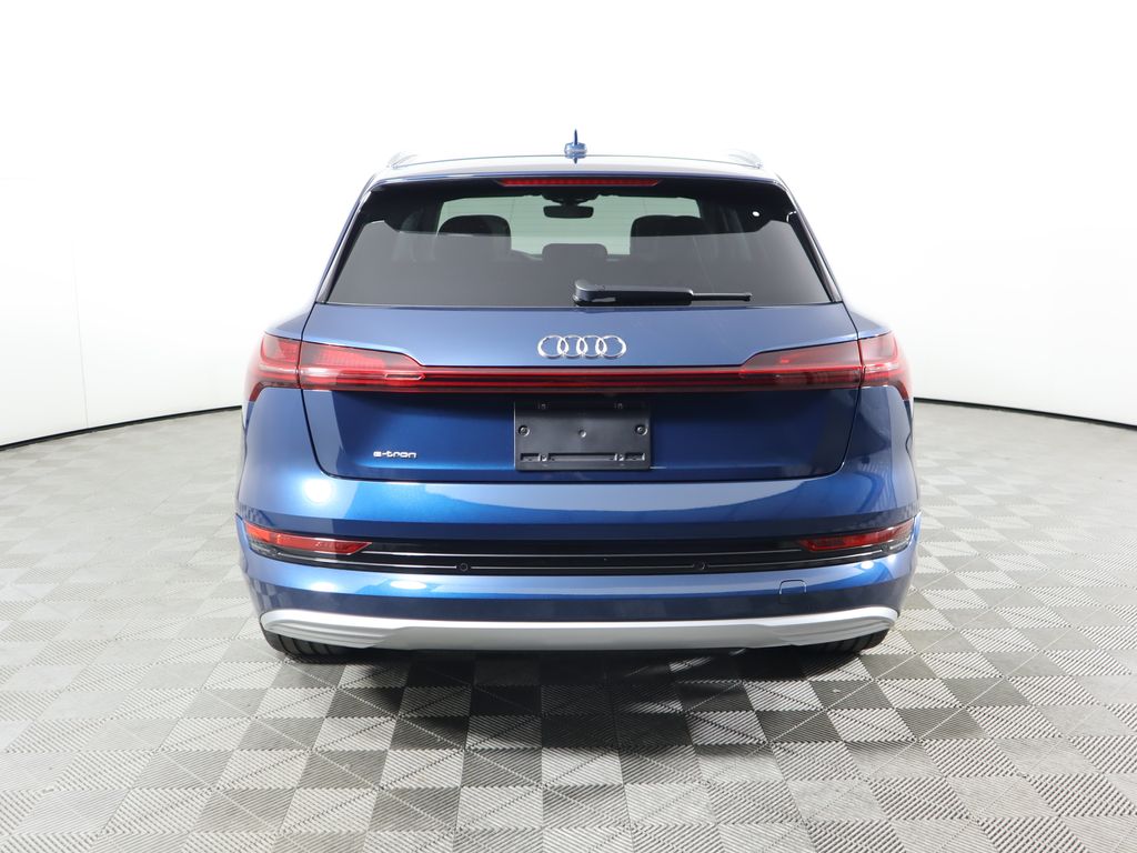 Thumbnail: 2019 Audi e-tron - 6