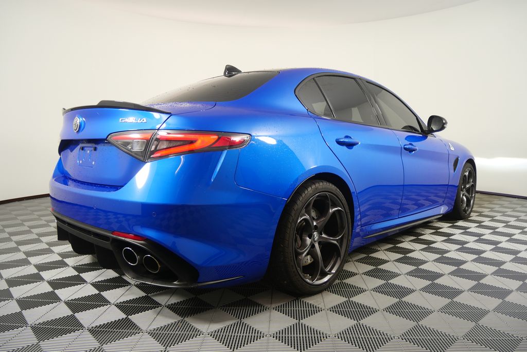 Thumbnail: 2024 Alfa Romeo Giulia - 3