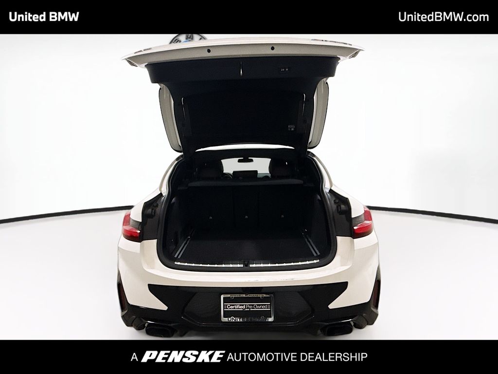 Thumbnail: 2022 BMW X4 - 14