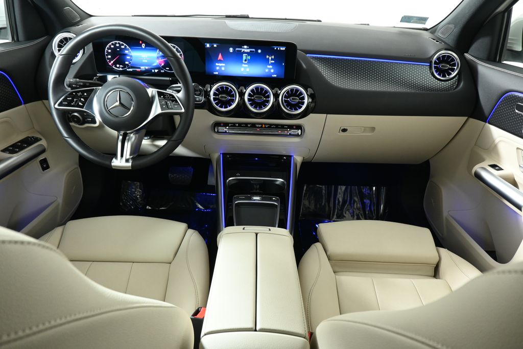 Thumbnail: 2025 Mercedes-Benz GLA - 4