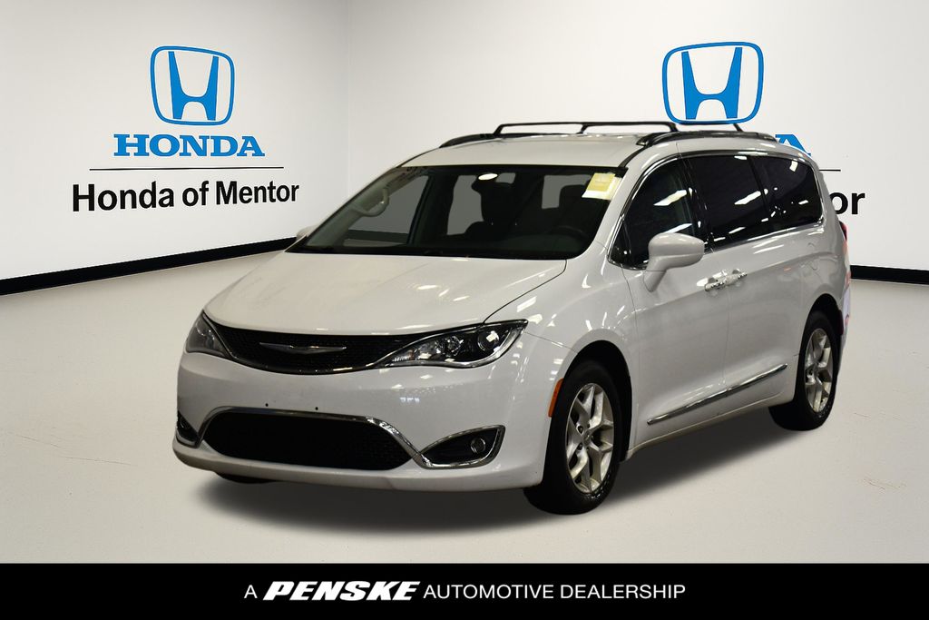 2017 Chrysler Pacifica Touring L -
                  Mentor, OH