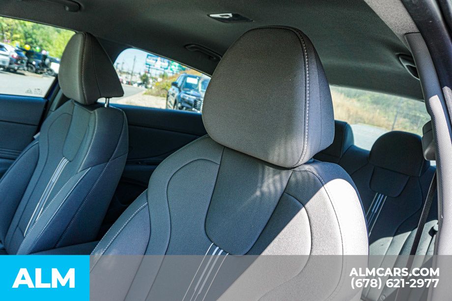 Used 2025 Blue Hyundai SEL Sport image 18