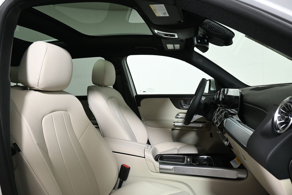 Thumbnail: 2026 Mercedes-Benz GLB - 22