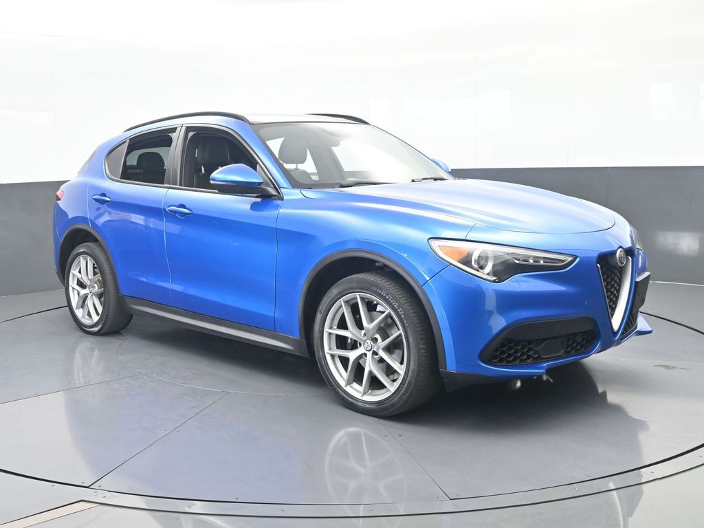 Used 2018 Misano Blue Metallic Alfa Romeo Ti image 8