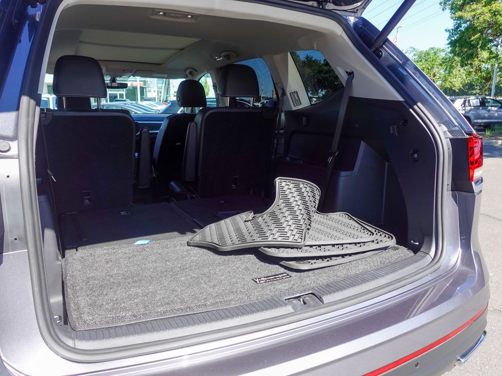 Used 2023 Gray Volkswagen 3.6L V6 SE w/Technology image 27