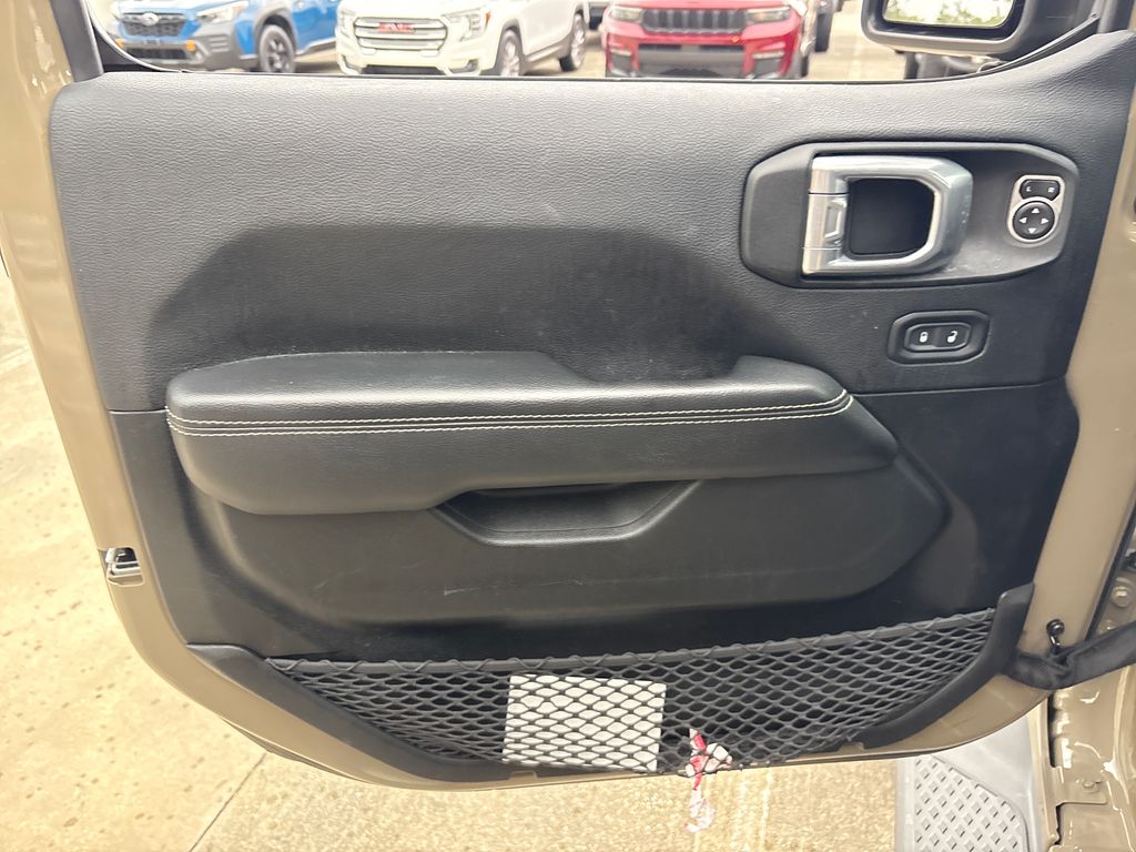 Used 2020 Green Jeep Overland image 16