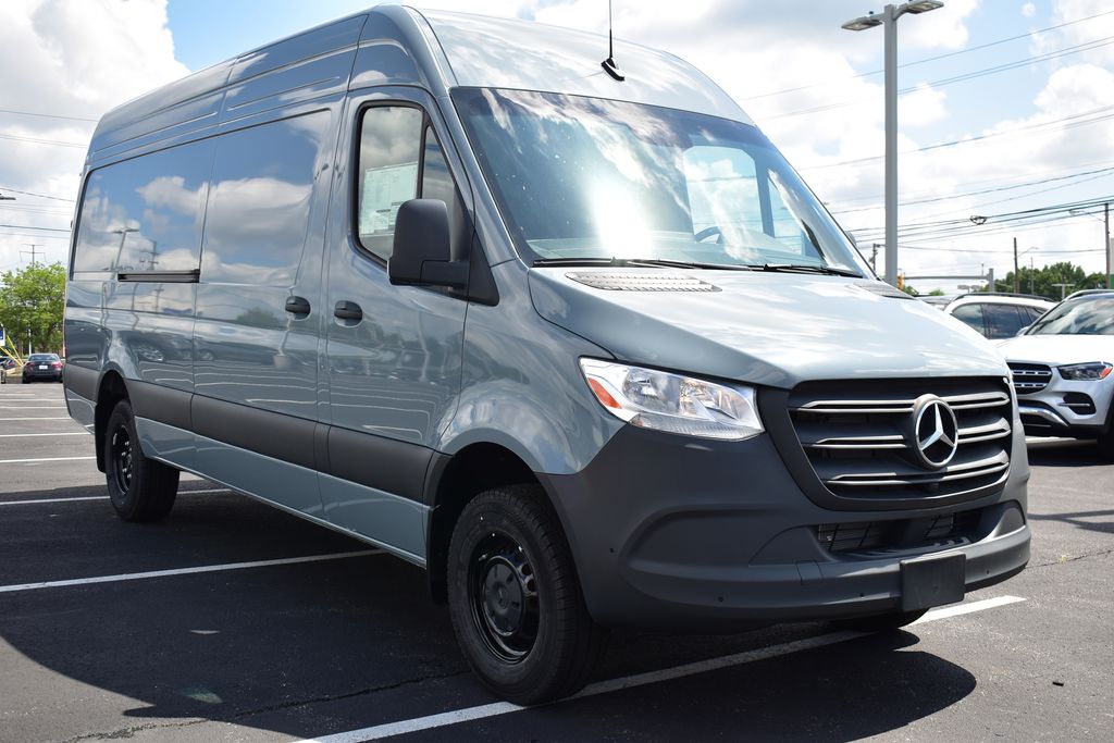 2024 Mercedes-Benz Sprinter 3500 8