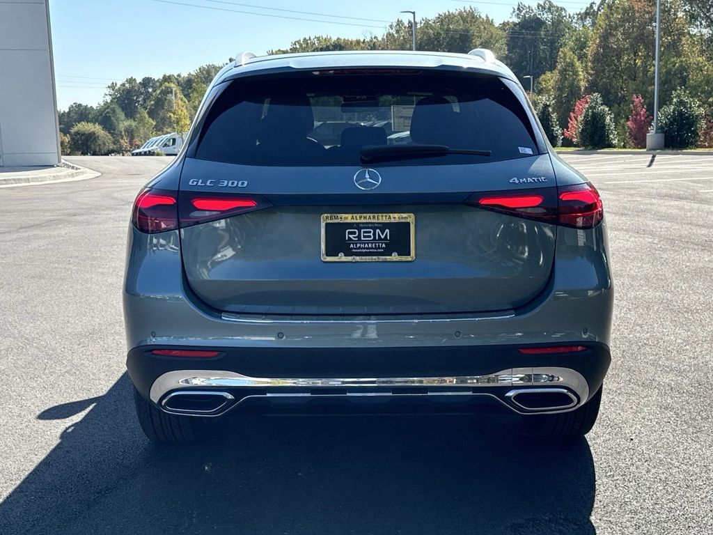 2025 Mercedes-Benz GLC GLC 300 7