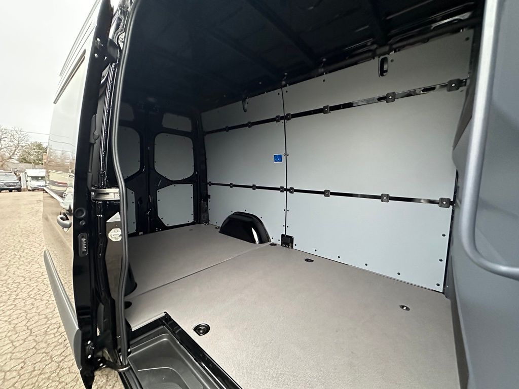 2024 Mercedes-Benz Sprinter 2500 Cargo 144 WB 23