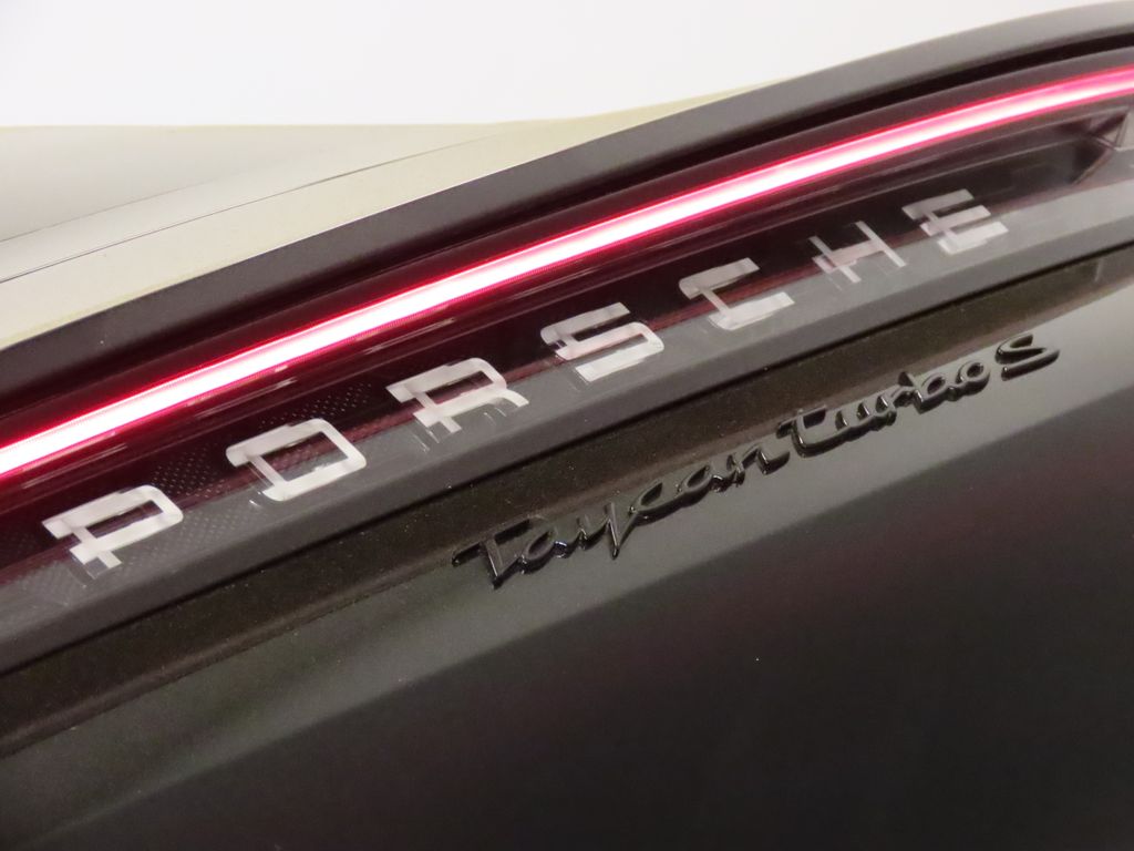 Thumbnail: 2024 Porsche Taycan - 12
