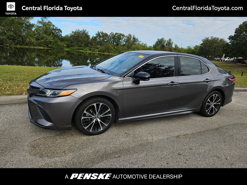 2018 Toyota Camry SE -
                Orlando, FL