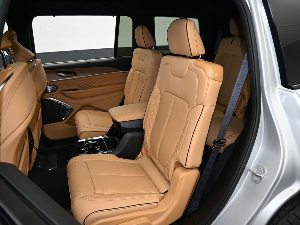 New 2025 Silver Zynith Jeep Summit image 31