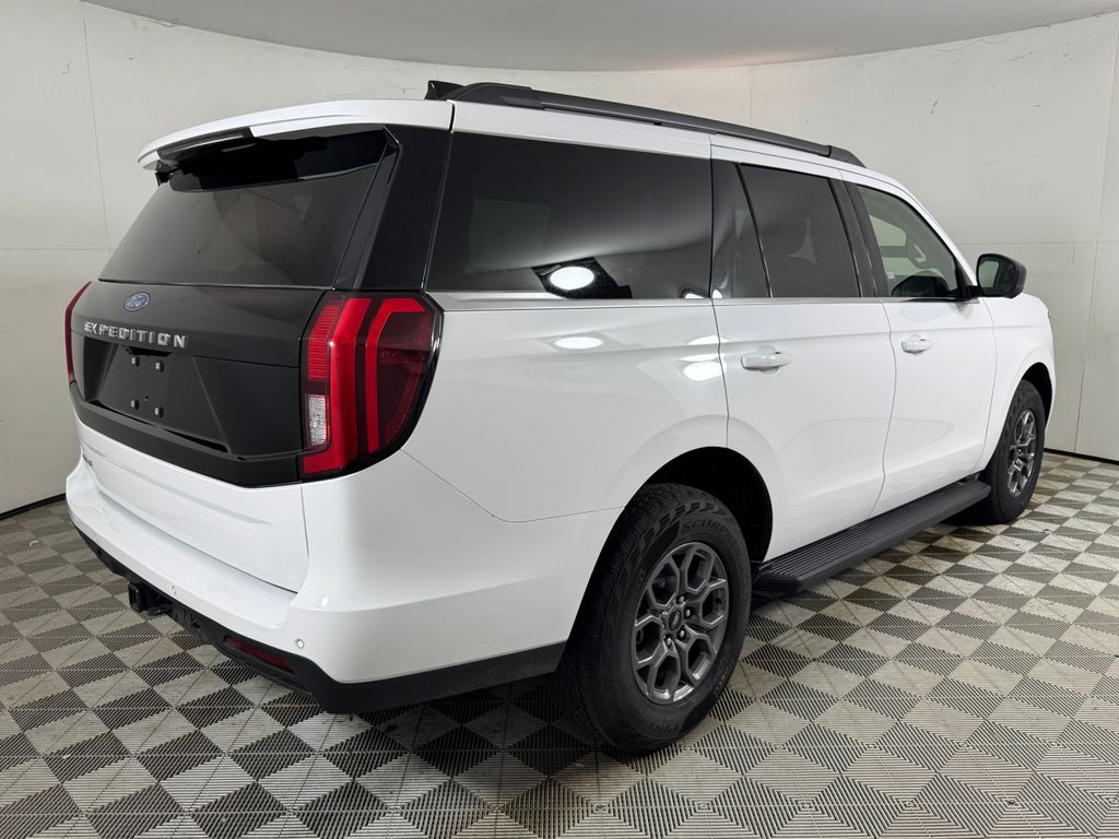 Used 2025 White Ford Active image 3