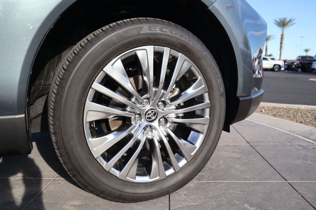 Thumbnail: 2024 Toyota Venza - 31