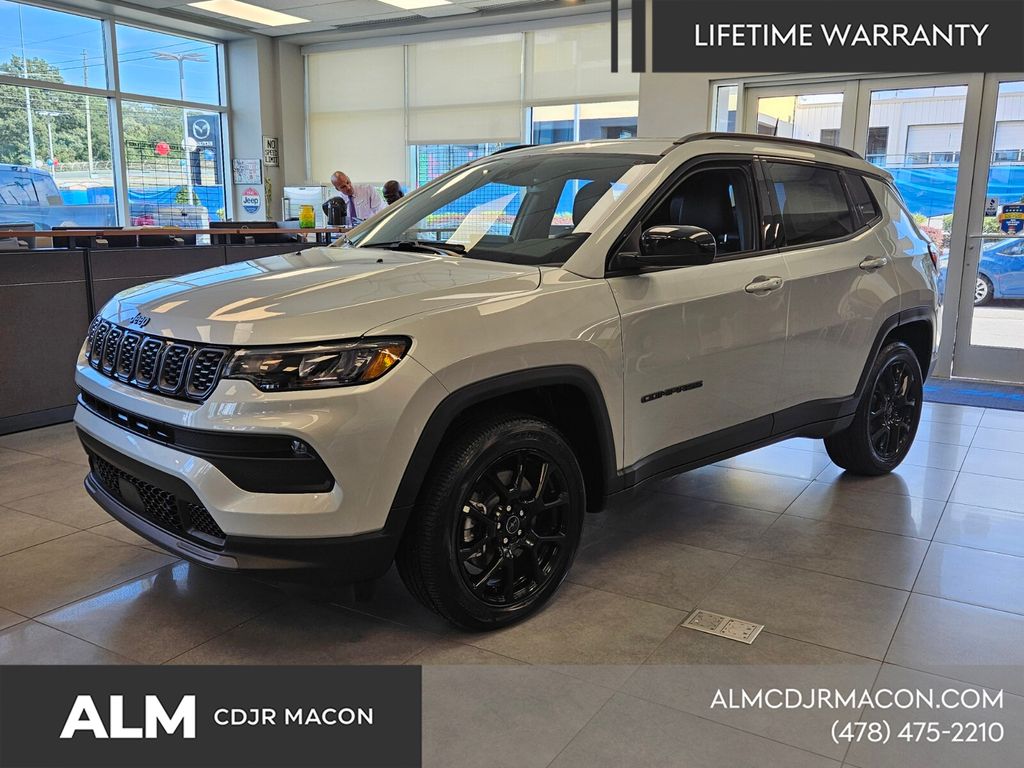 New 2026 Silver Zynith Metallic Clearcoat Jeep Latitude image 4
