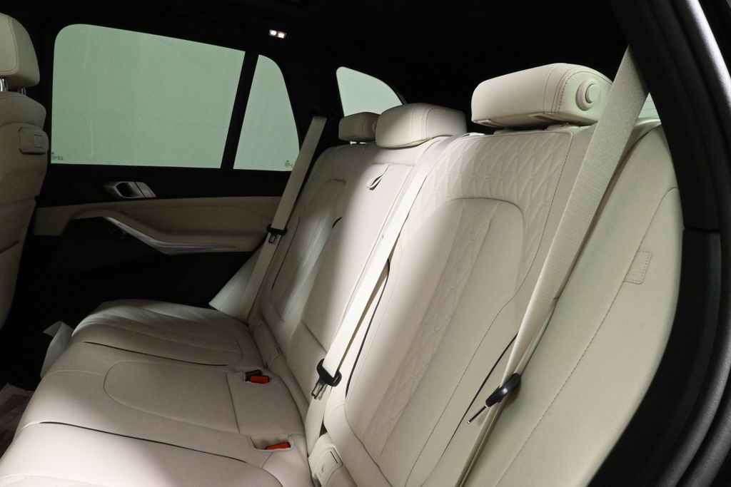2025 BMW X5 xDrive40i 4